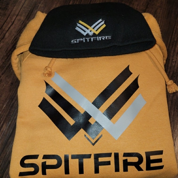 Clothing brand is called spitfire - Picture 8 of 13
